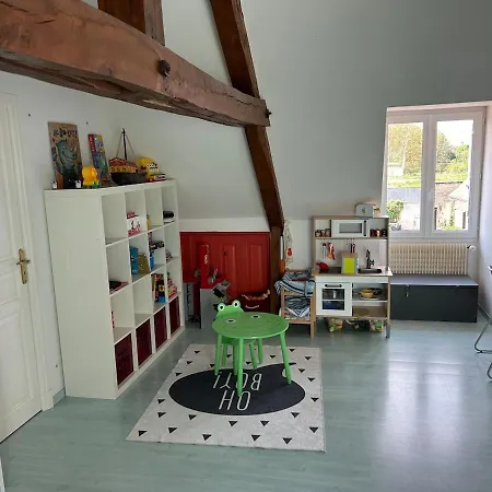 Large House With Pool, And Park Effiat