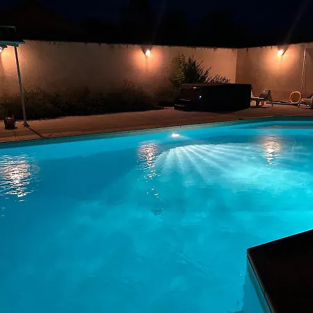 Large House With Pool, And Park * Effiat