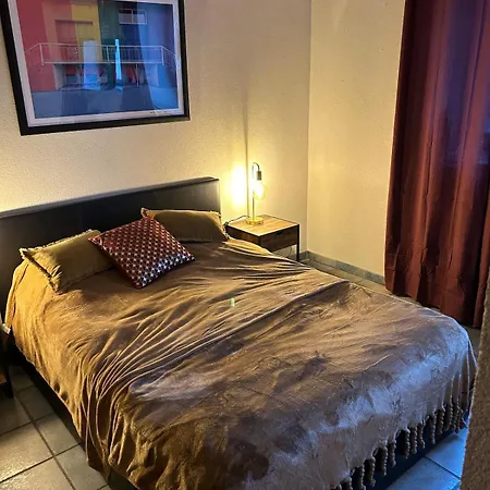 Large House With Pool, And Park *