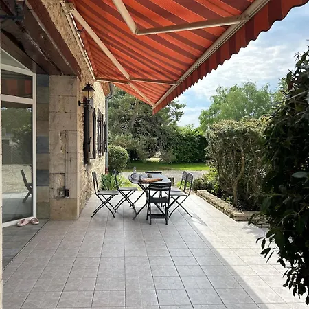 Large House With Pool, And Park Holiday home Effiat