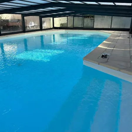 Large House With Pool, And Park Holiday home *